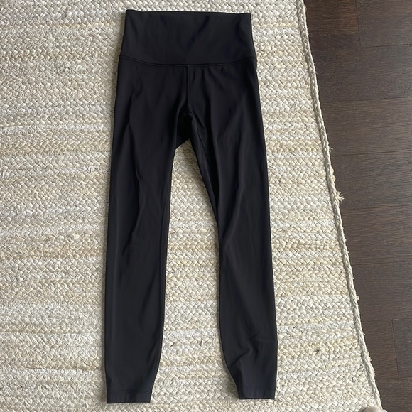 Lululemon black 3/4 length tights size 4 - Picture 1 of 2